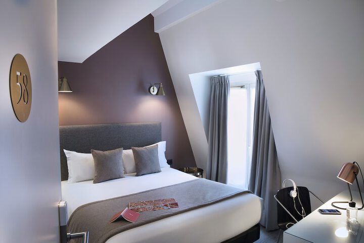 Room 3 of 51