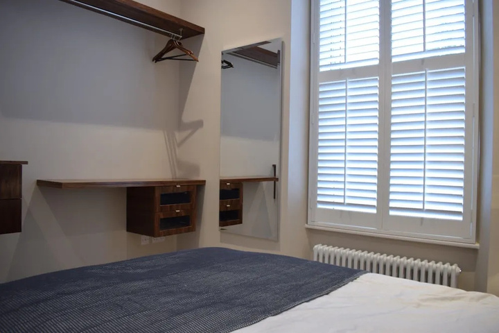 Room 5 of 14