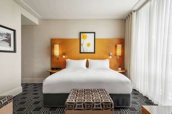 Room 12 of 83