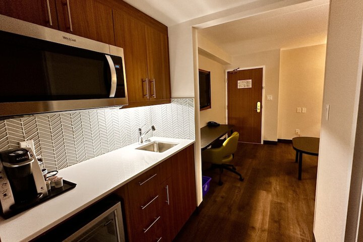 Room 48 of 74