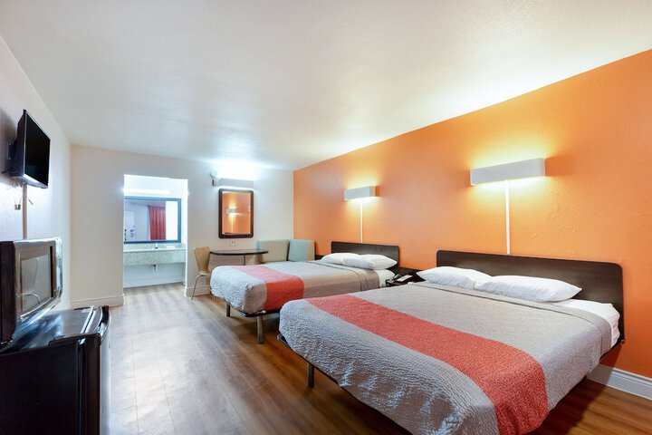 Room 22 of 49