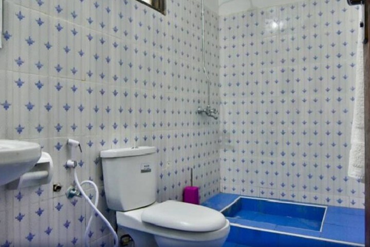 Room 10 of 19