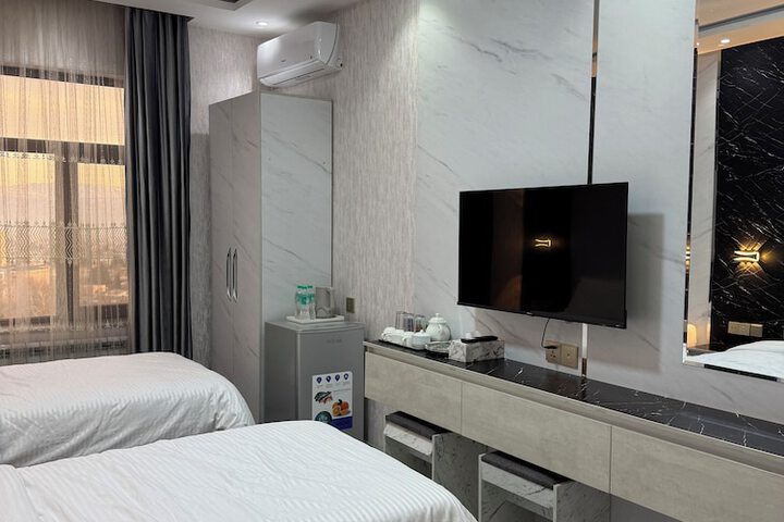 Room 46 of 68
