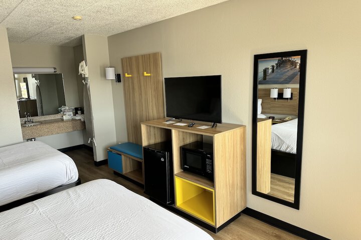 Double Accessible King Size Bed (5 of 8)