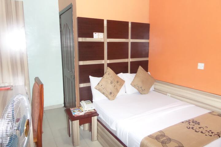 Room 10 of 39