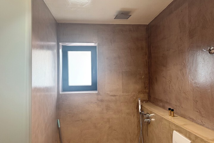 Room 68 of 95