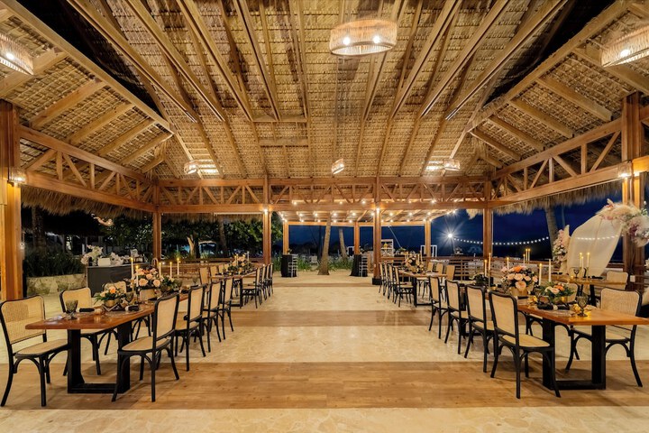Dining 90 of 132