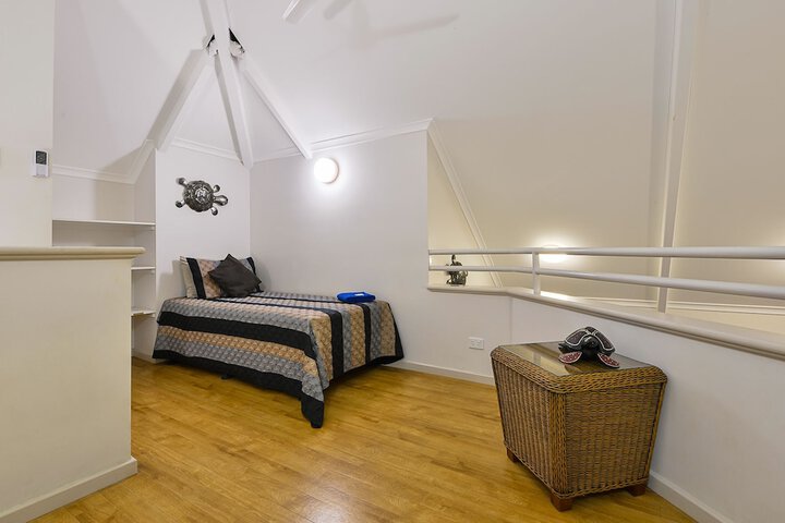 Room 4 of 42