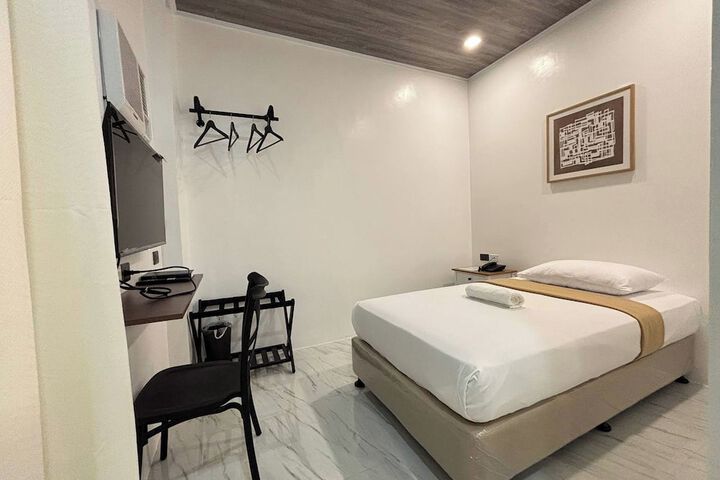 Room 19 of 96