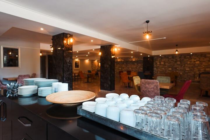Breakfast/Coffee Service 97 of 136