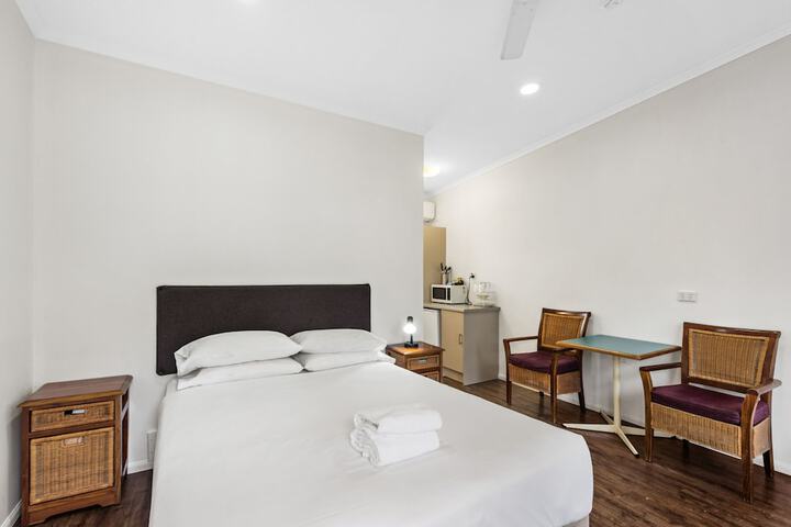 Room 10 of 80