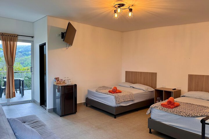 Room 4 of 97