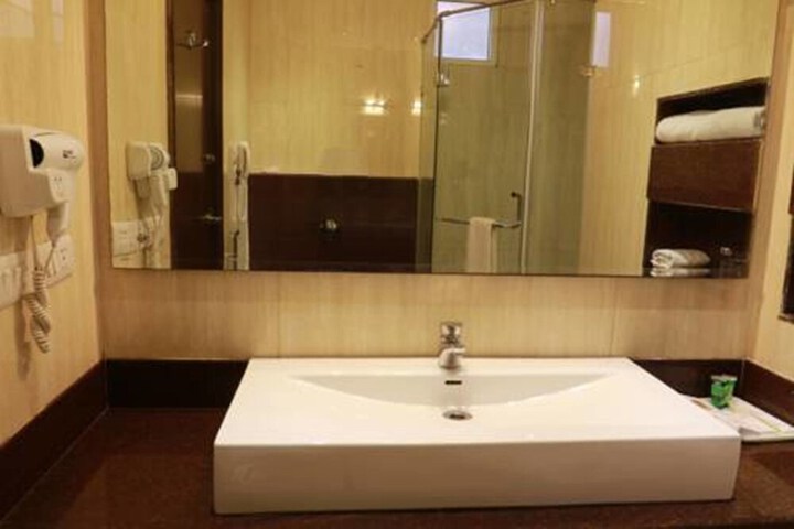 Room 12 of 21