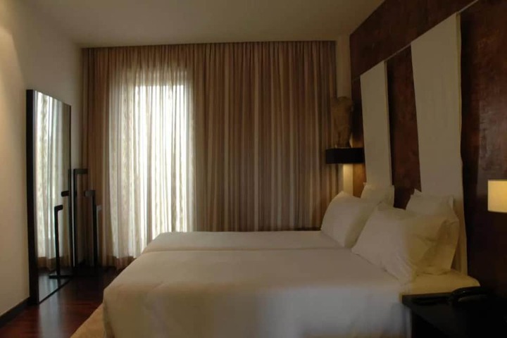 Room 10 of 36