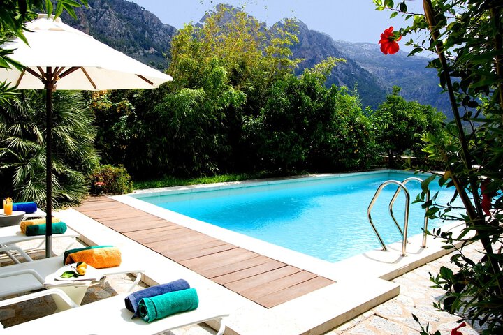 Pool 28 of 52