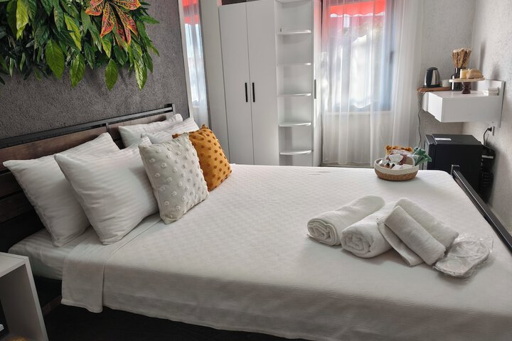 Room 10 of 25