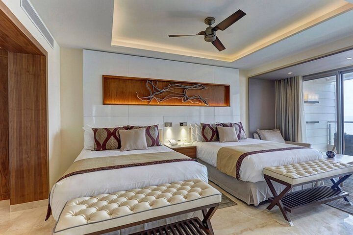 Room 36 of 170