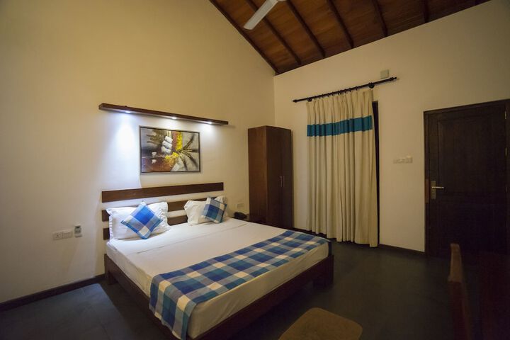Room 10 of 65