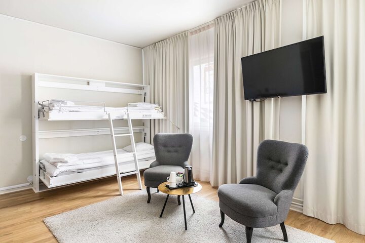 Room 50 of 141