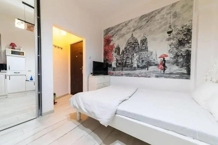 Room 3 of 10