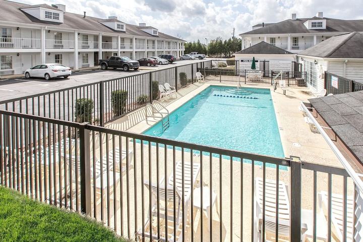 Property Grounds 25 of 28