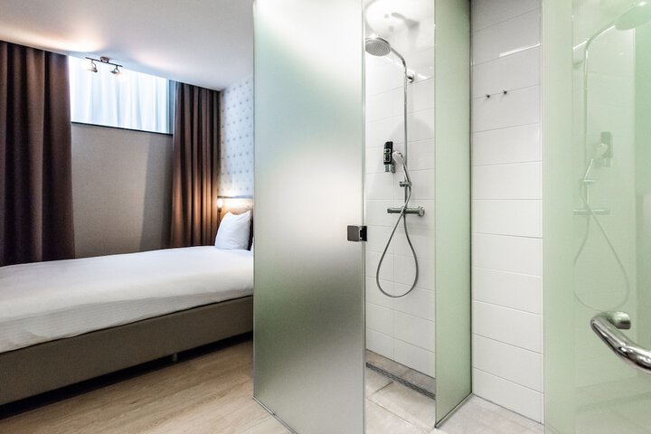 Room 46 of 58