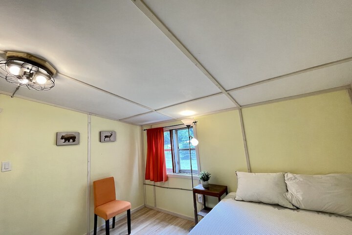 Room 28 of 139