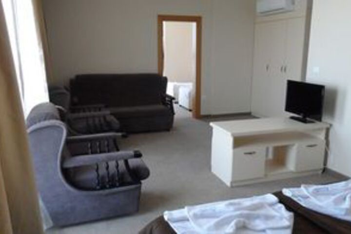 Room 8 of 24