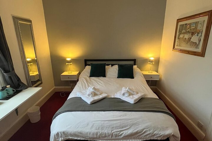 Room 8 of 37