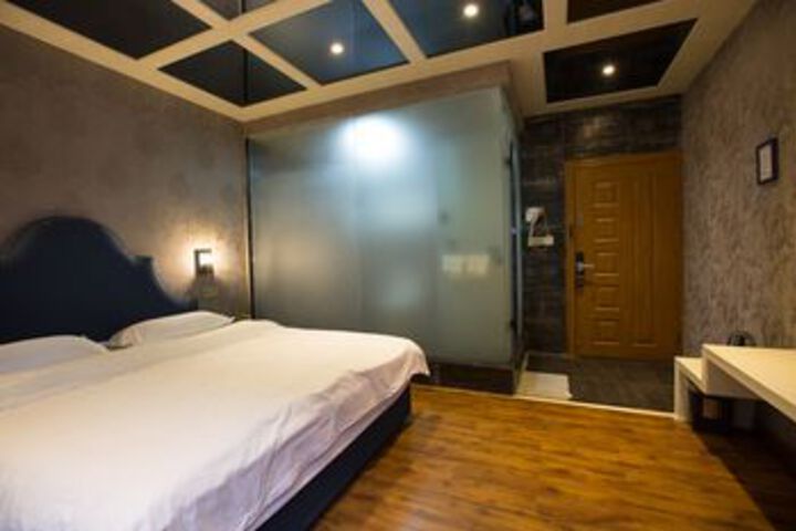 Room 19 of 30
