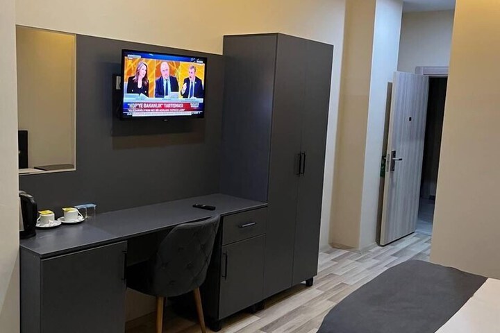 Room 11 of 53