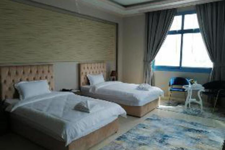 Room 17 of 34