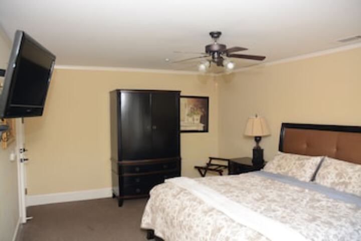 Room 40 of 252