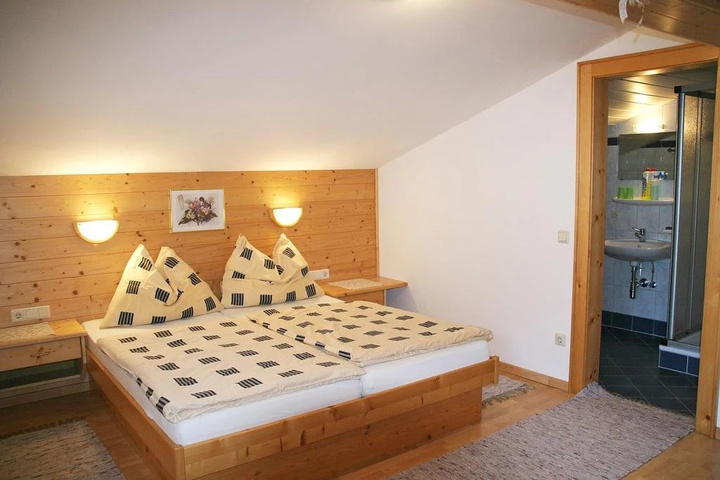 Room 2 of 13