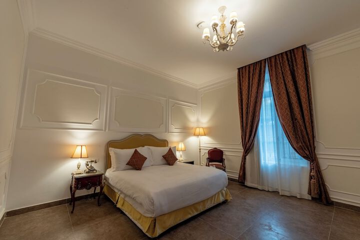 Room 10 of 46