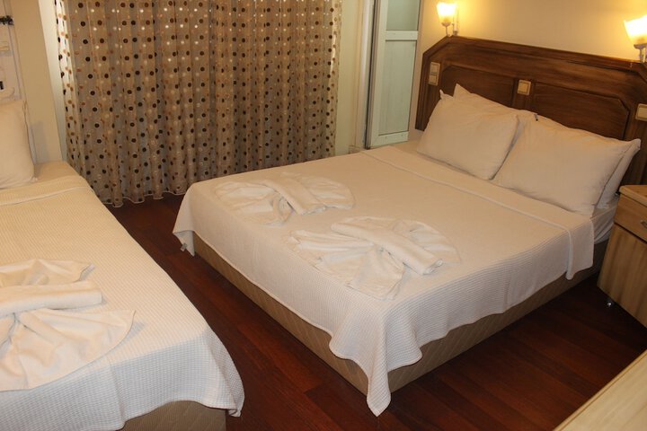 Room 14 of 66