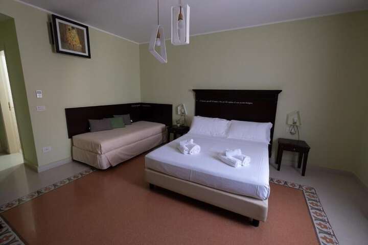 Room 3 of 46
