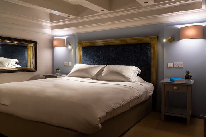 Room 10 of 130