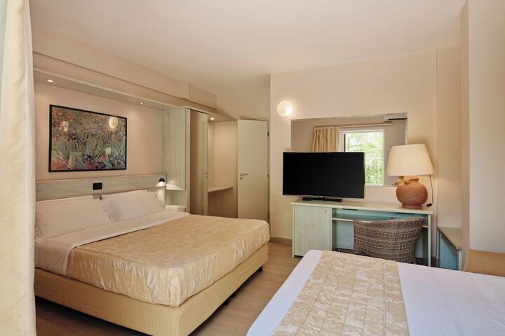 Room 16 of 116