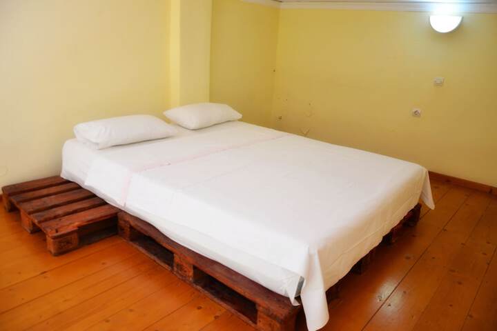 Room 19 of 61