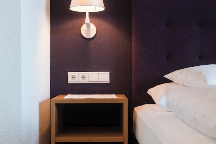 Room 15 of 65