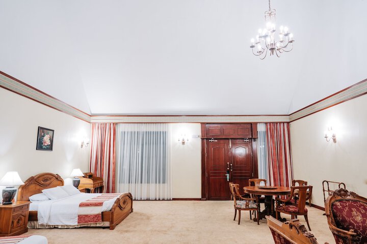 Room 34 of 101