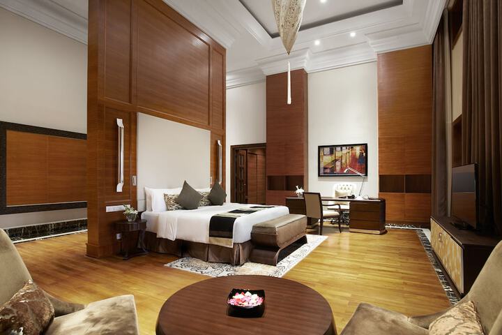 Room 10 of 31