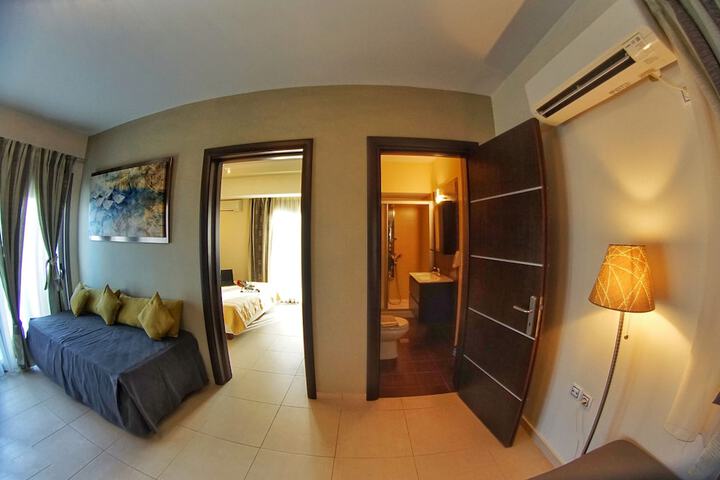 Room 30 of 53