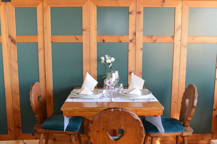 Dining 80 of 113