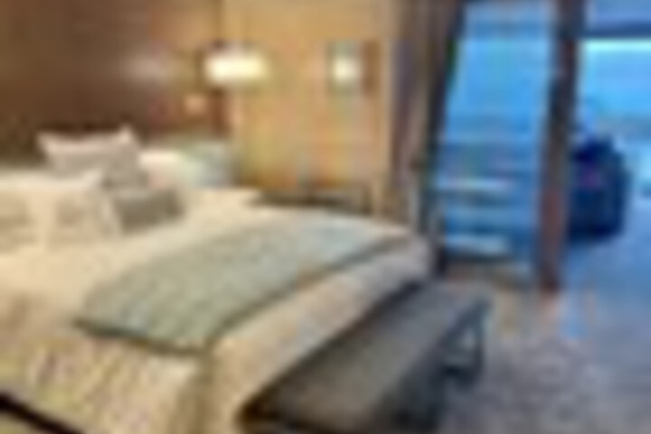 Room 38 of 216