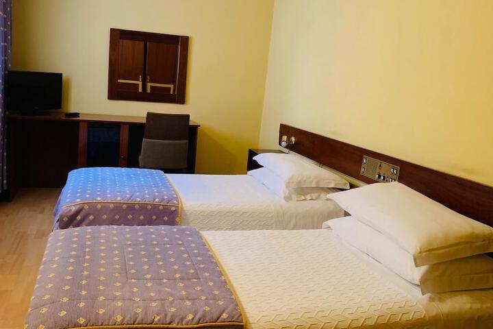Room 4 of 19
