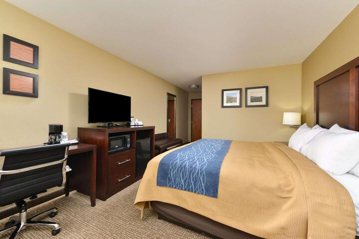 1 King Bed (1 of 3)