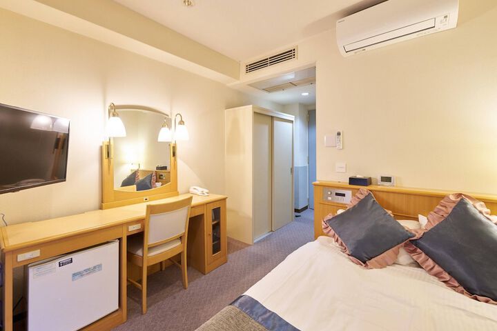 Room 26 of 74