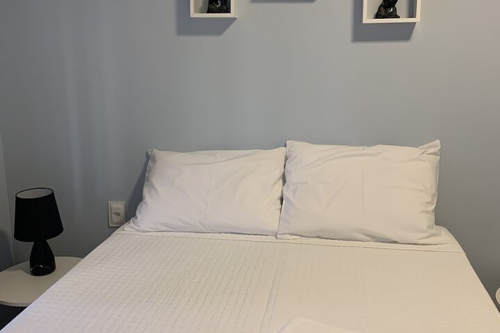 Room 2 of 10